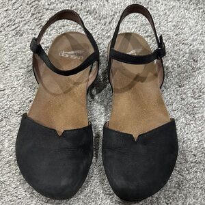 Dansko Women's Black Sandals 37